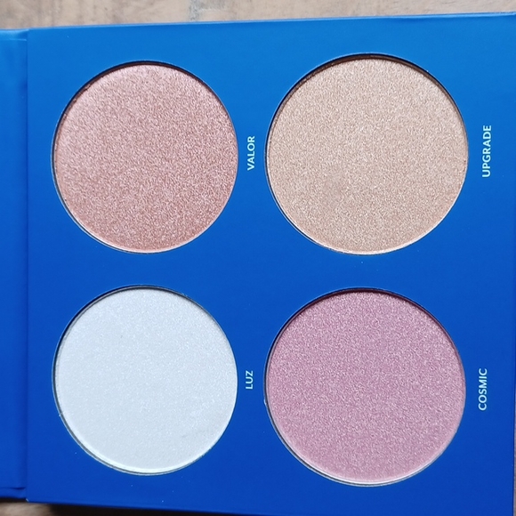 Tresluce Beauty Highlighters   4 palette - Picture 3 of 4